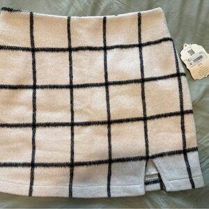 Plaid Mini Skirt in White and Black
